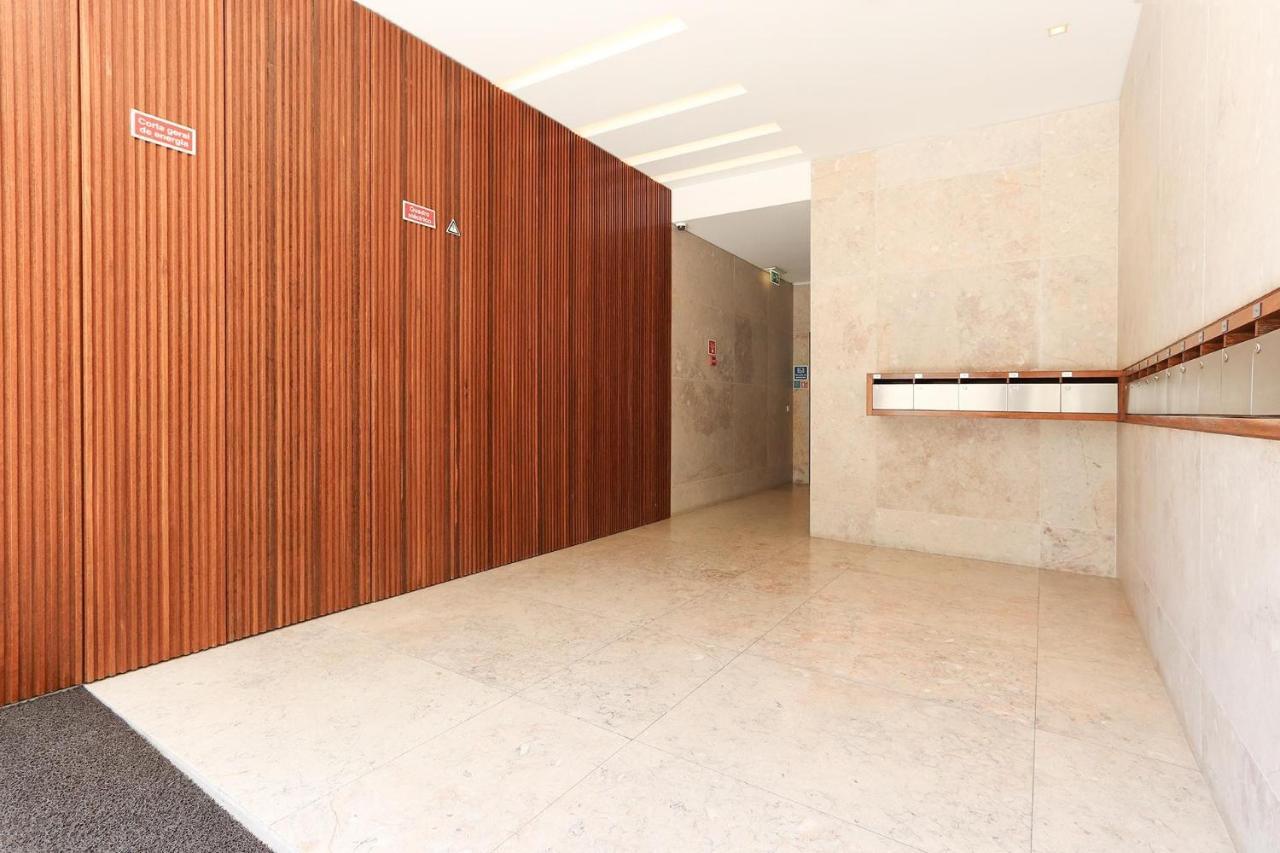 Downtown Chiado By Homing Apartment Lisbon Luaran gambar